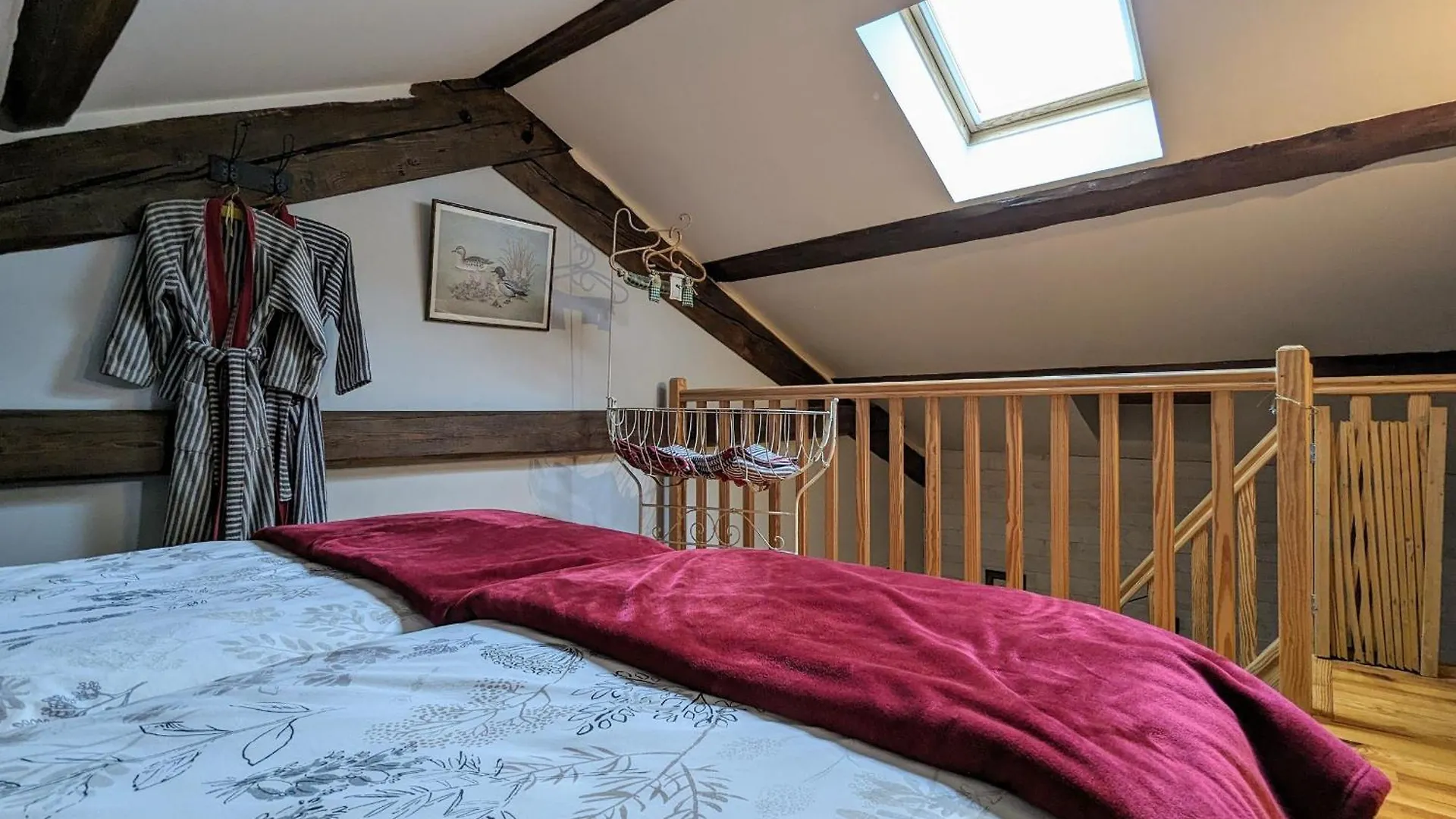 Ferme Avec Piscine Couverte Sur Grand Domaine - Fr-1-582-515 Saint-Romain-Lachalm Bed & Breakfast