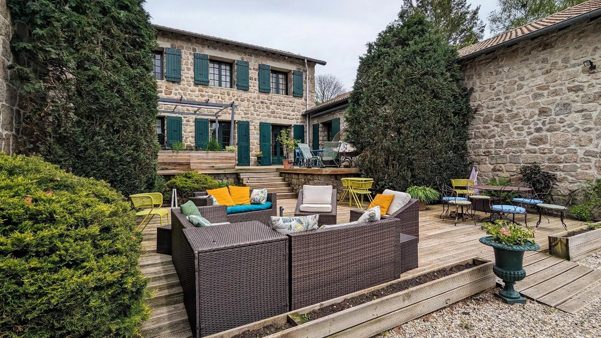 Ferme Avec Piscine Couverte Sur Grand Domaine - Fr-1-582-515 Saint-Romain-Lachalm