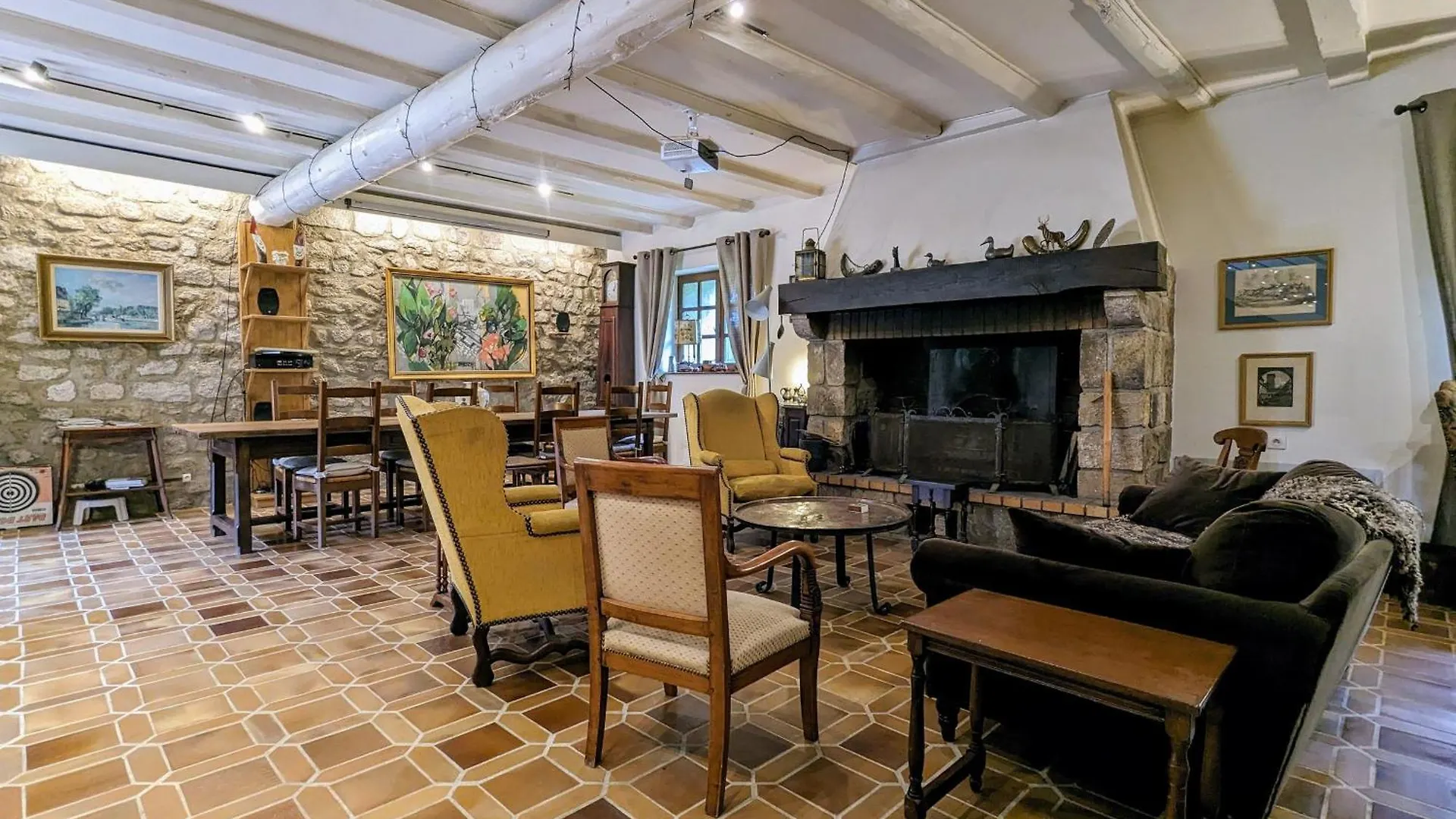 Bed & Breakfast Ferme Avec Piscine Couverte Sur Grand Domaine - Fr-1-582-515 Saint-Romain-Lachalm